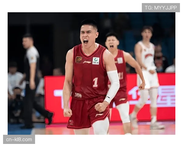 陈盈骏持球与效率同步提升 首钢后卫线战术价值凸显